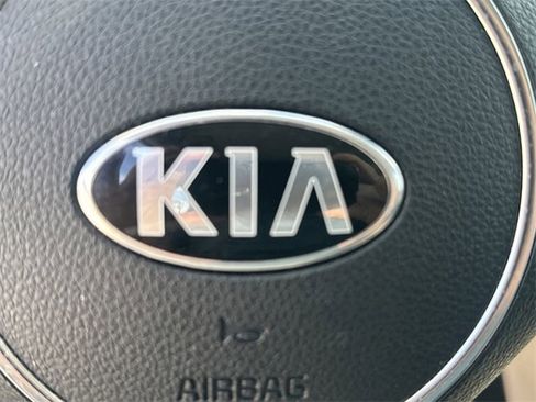 Used 2021 Kia K5 LXS image 22