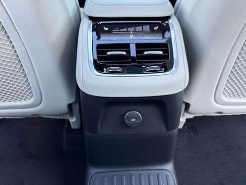 New 2026 Volvo XC90 T8 Ultra w/ Protection Package Premier image 13