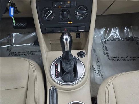 Used 2013 Volkswagen Beetle 2.5 FWD image 12