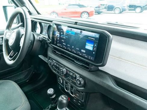 Used 2024 Jeep Wrangler Unlimited Sport AWD/4WD image 41