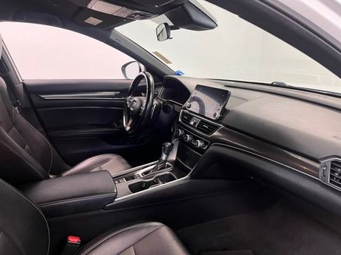 Used 2018 Honda Accord Sport image 11