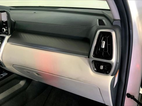 Certified 2024 Kia Sorento SX Prestige w/ Panoramic Sunroof Package AWD/4WD image 16