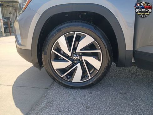 Used 2025 Volkswagen Atlas SE AWD/4WD image 26
