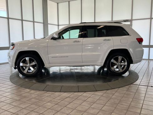 Used 2016 Jeep Grand Cherokee Overland AWD/4WD image 4