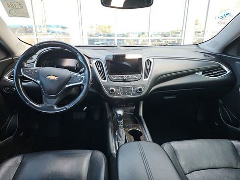 Used 2021 Chevrolet Malibu Premier FWD image 12