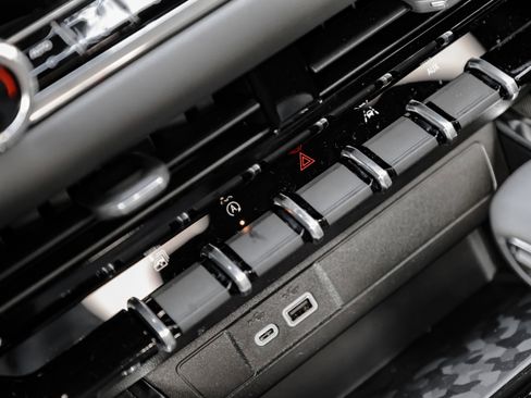 New 2026 GMC Canyon Elevation w/ Convenience Package image 32