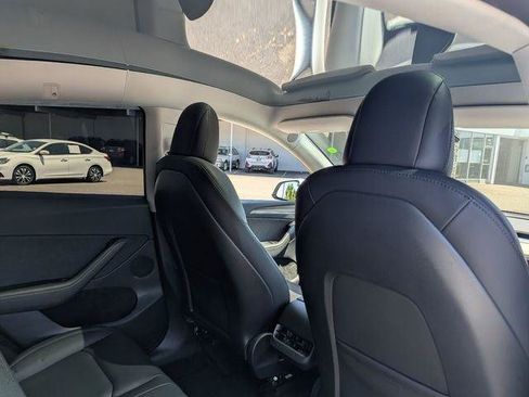 Used 2023 Tesla Model Y Long Range AWD/4WD image 32