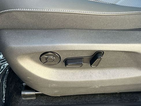 New 2026 Volkswagen Tiguan SE image 16