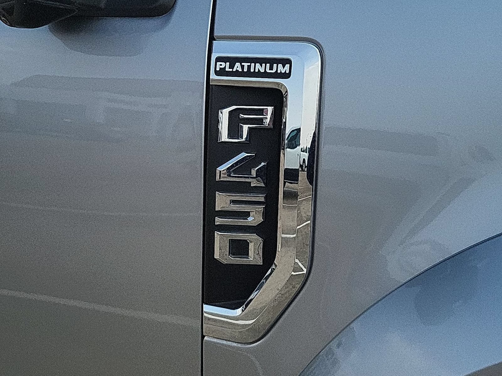 Used 2022 Ford F450 Platinum w/ FX4 Off-Road Package AWD/4WD image 33