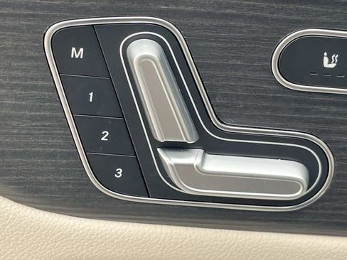 Certified 2023 Mercedes-Benz GLB 250 image 18