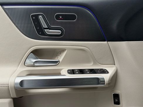 Used 2023 Mercedes-Benz GLB 250 image 26