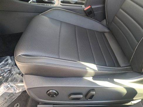 Used 2023 Volkswagen Jetta SE w/ Panoramic Sunroof Package image 30
