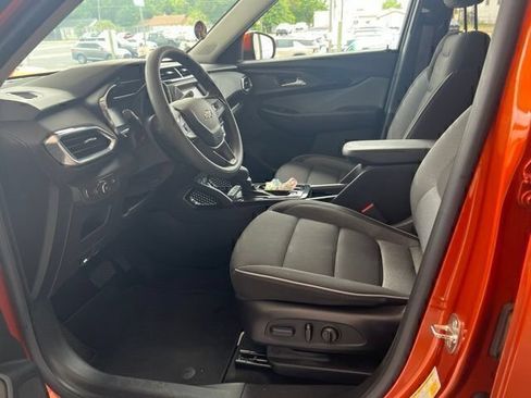 Used 2022 Chevrolet TrailBlazer LT w/ Driver Confidence Package AWD/4WD image 9