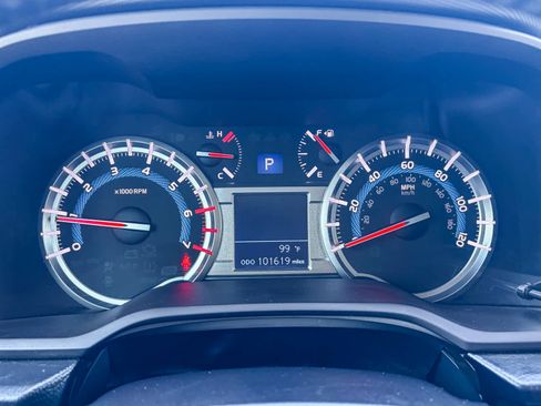 Used 2018 Toyota 4Runner SR5 Premium AWD/4WD image 23