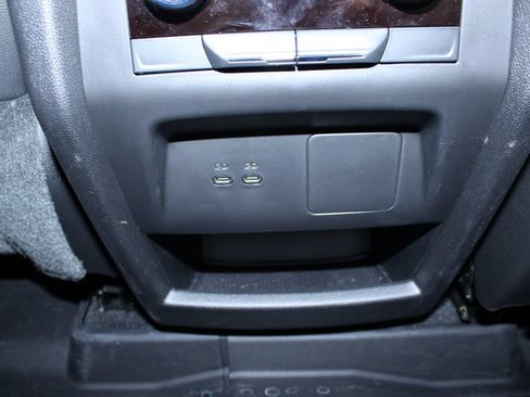 Used 2025 Chevrolet Traverse LT FWD image 20