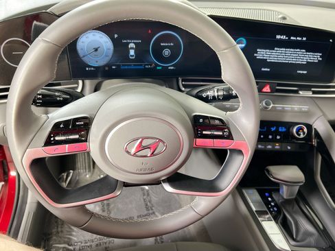 Used 2023 Hyundai Elantra SEL w/ Convenience Package image 11