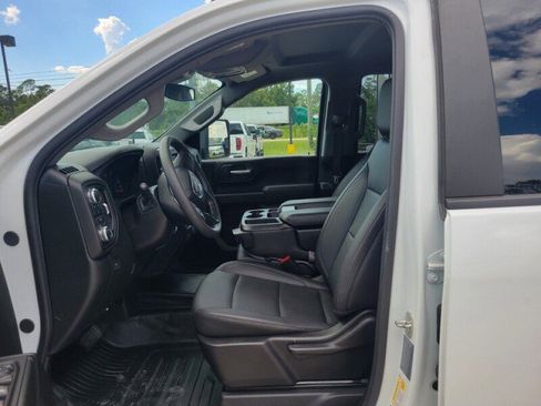 Used 2024 GMC Sierra 2500 Pro w/ Convenience Package image 10