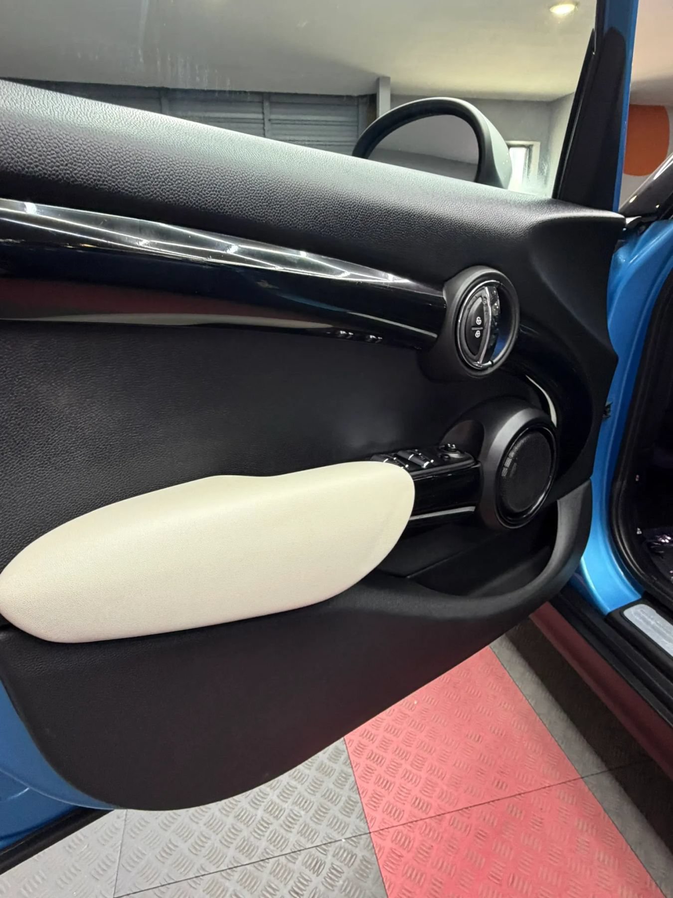 Used 2016 MINI Cooper S FWD image 9