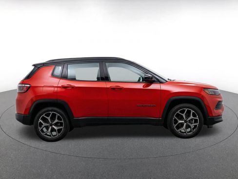 Used 2025 Jeep Compass Limited AWD/4WD image 8