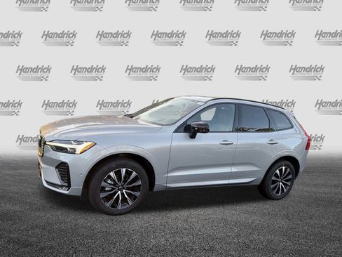 Certified 2025 Volvo XC60 B5 Plus image 7