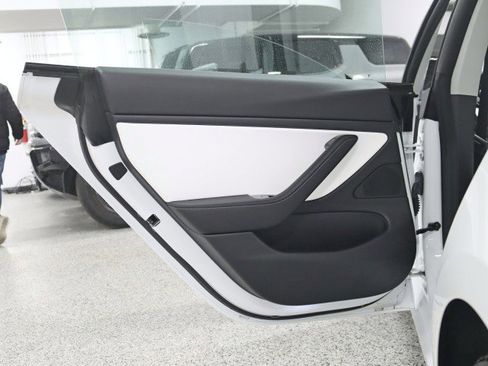 Used 2020 Tesla Model 3 Performance image 36