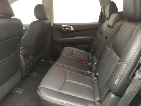 Used 2020 Nissan Pathfinder SL AWD/4WD image 18
