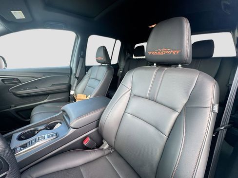 Used 2025 Honda Ridgeline TrailSport image 19