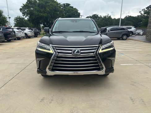 Used 2016 Lexus LX 570 4WD w/ Luxury Package image 2