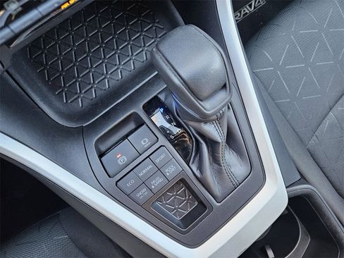 Used 2024 Toyota RAV4 XLE image 18