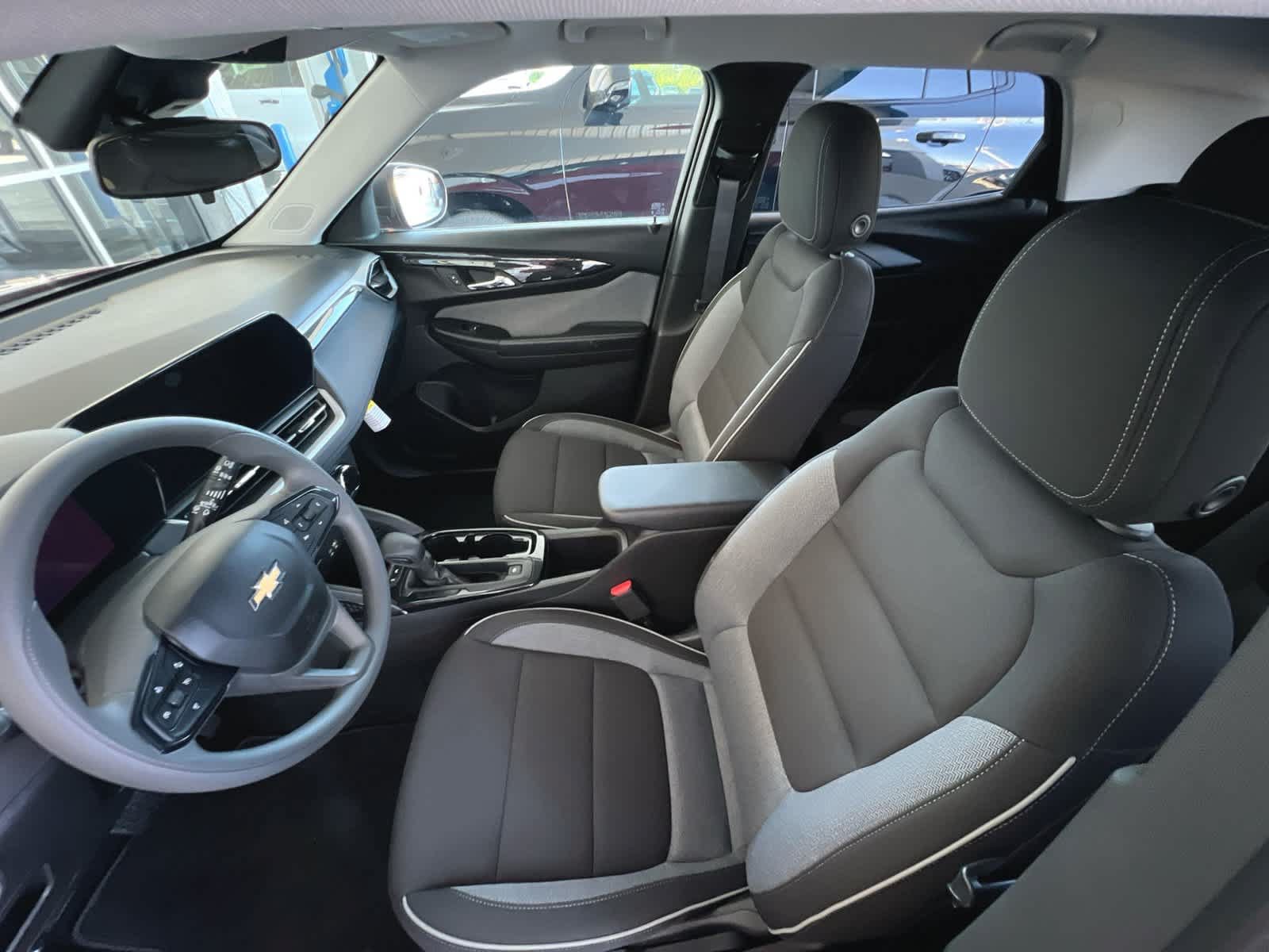 Used 2026 Chevrolet TrailBlazer LS w/ LS Convenience Package FWD image 24