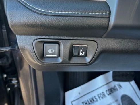 Used 2023 GMC Acadia SLE w/ Elevation Edition image 9