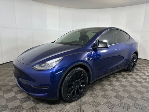 Used 2021 Tesla Model Y Long Range image 7