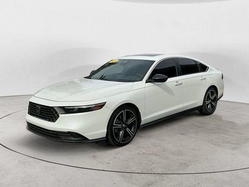 Used 2024 Honda Accord Sport image 3