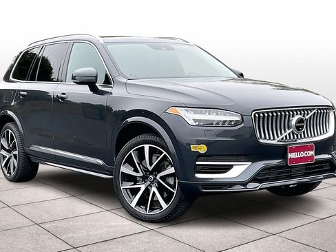 Used 2022 Volvo XC90 T8 Inscription Expression w/ Advanced Package image 2