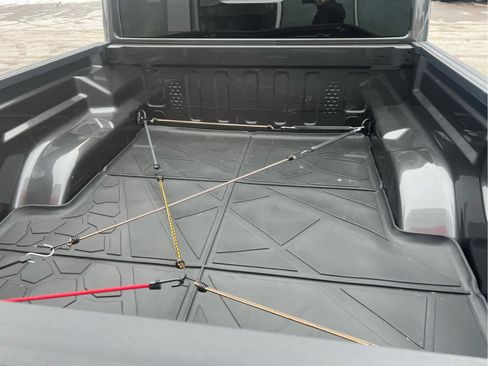 Used 2025 Jeep Gladiator Nighthawk image 7