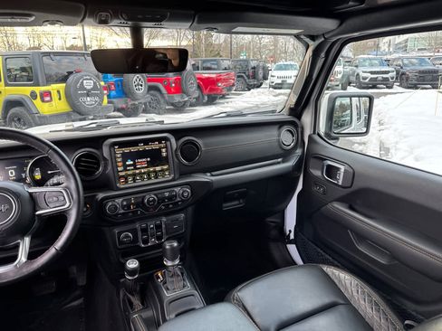 Used 2023 Jeep Wrangler Unlimited Sahara image 33