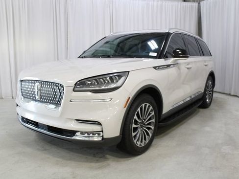Used 2020 Lincoln Aviator Reserve w/ Elements Package Plus AWD/4WD image 36