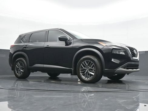 Used 2023 Nissan Rogue S image 23