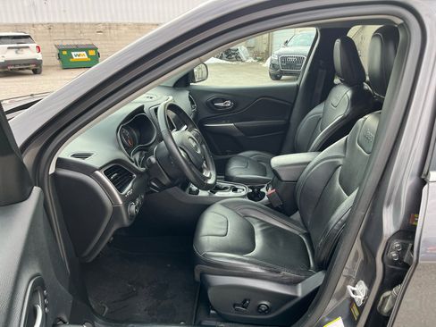 Used 2019 Jeep Cherokee Limited image 21