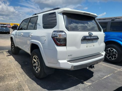 Used 2023 Toyota 4Runner TRD Off-Road Premium w/ Moonroof Package AWD/4WD image 4