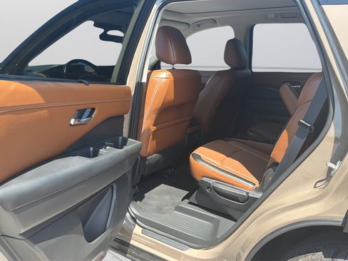 Used 2024 Nissan Pathfinder Platinum FWD image 24