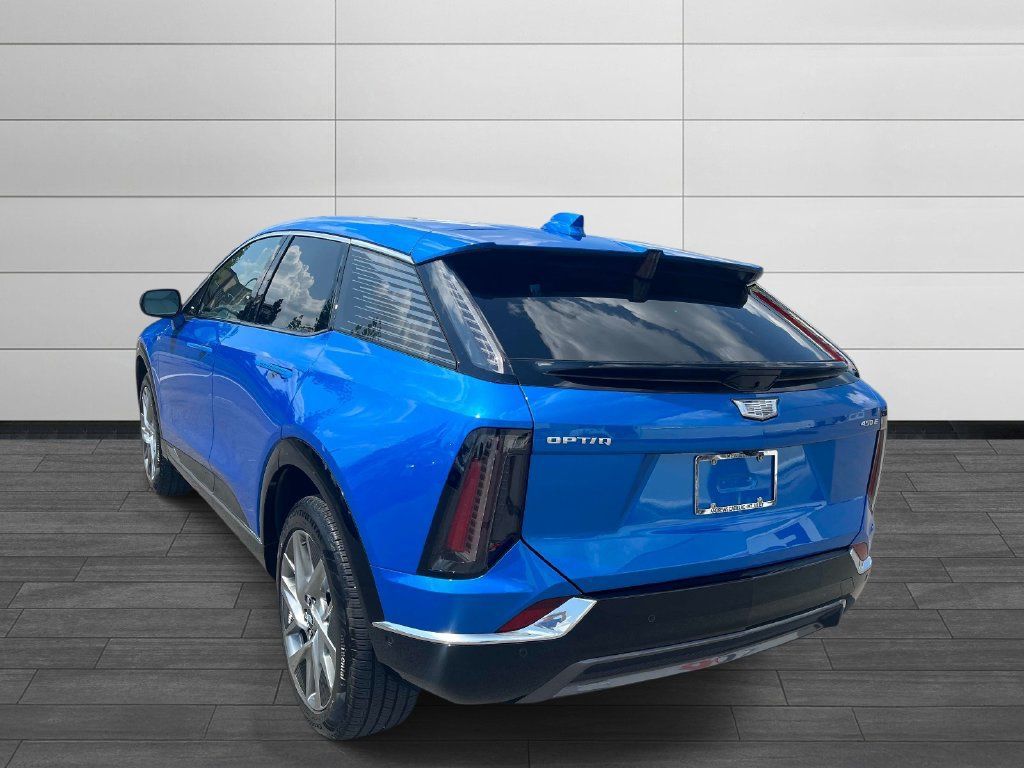 Certified 2026 Cadillac Optiq Luxury 1 RWD image 3