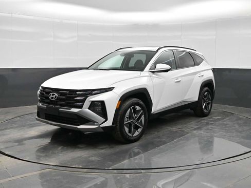 Certified 2025 Hyundai Tucson SEL image 1