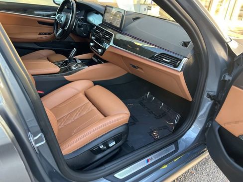 Used 2023 BMW 540i w/ M Sport Package image 25