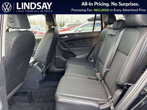 Used 2023 Volkswagen Tiguan SE AWD/4WD image 11