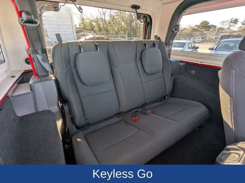 Used 2018 Jeep Wrangler Sport image 14