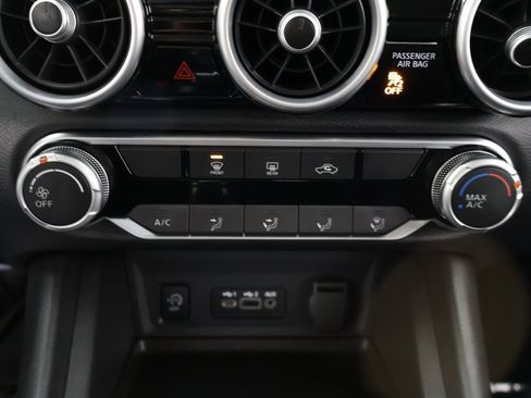 Used 2024 Nissan Sentra SV image 43