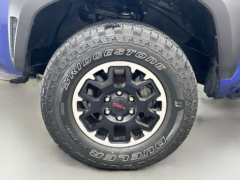 Used 2025 Toyota Tacoma TRD Off-Road AWD/4WD image 26