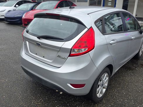 Used 2011 Ford Fiesta SE w/ 202A Rapid Spec Order Code FWD image 5