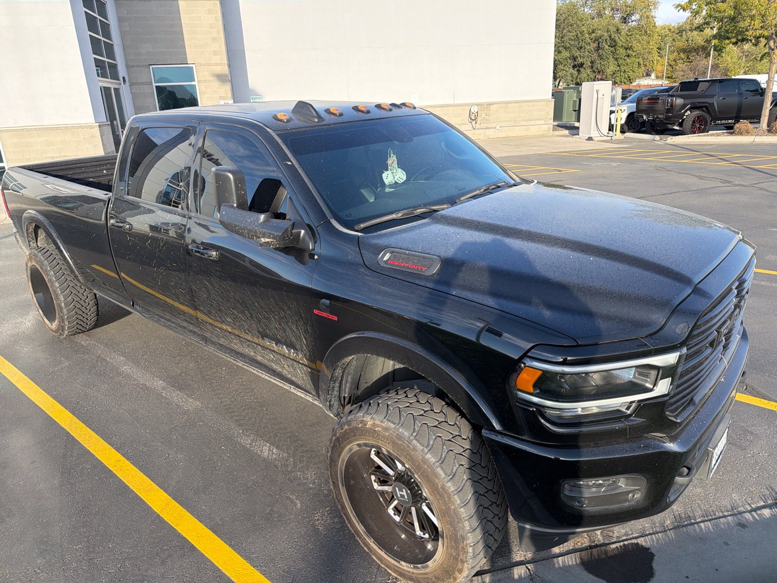 Used 2022 RAM 3500 Laramie w/ Night Edition AWD/4WD image 4